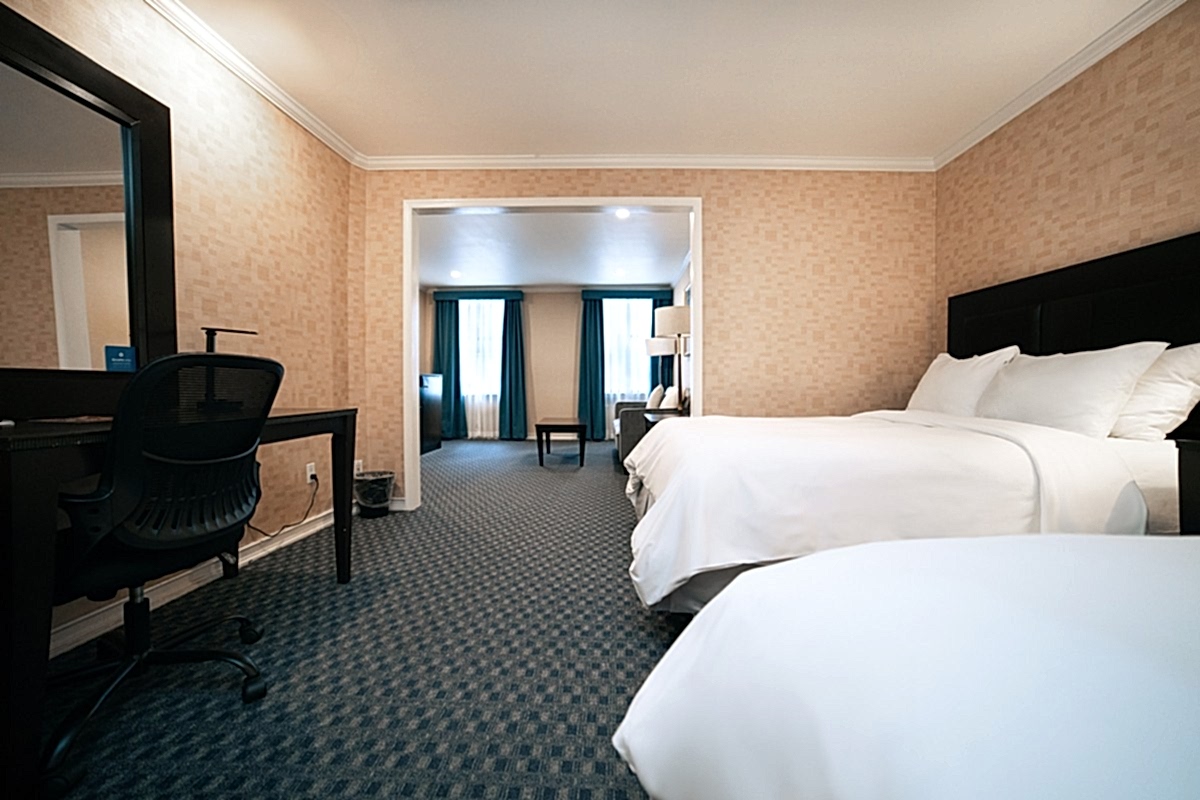 CITY VIEW - 2 QUEEN BEDS SUITE