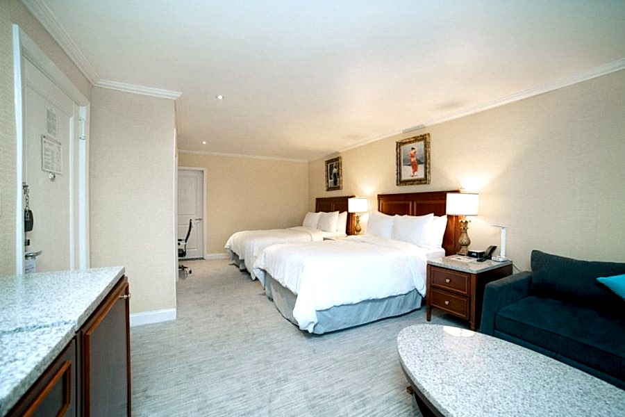 HIGH FLOOR - 2 FULL BEDS SUITE