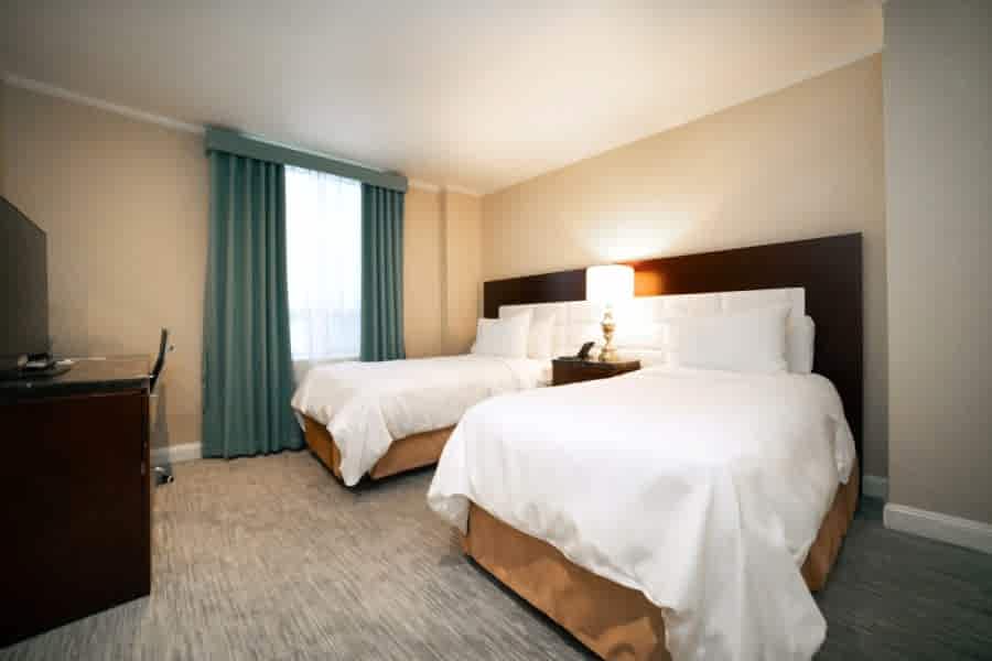 HIGH FLOOR - 2 SINGLE BEDS