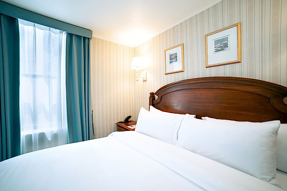 HIGH FLOOR - CITY VIEW - 1 KING BED