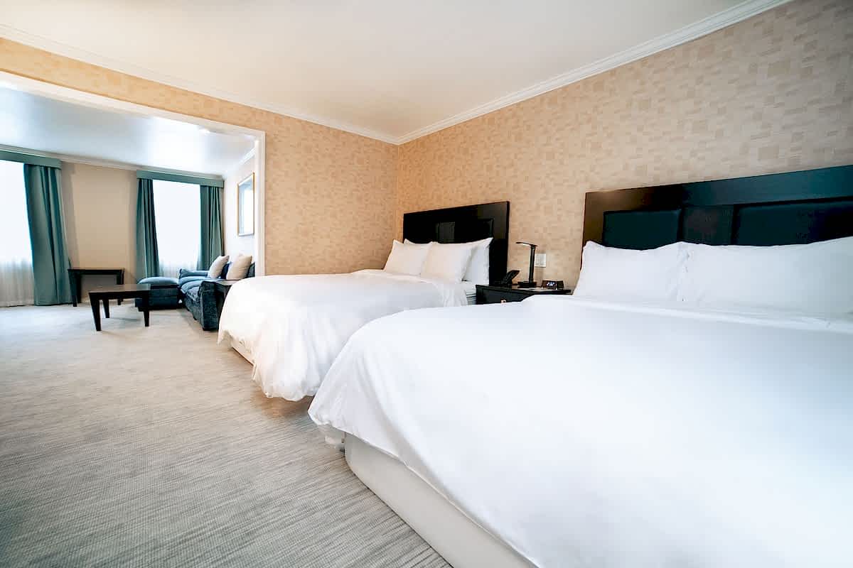 HIGH FLOOR - CITY VIEW - 2 QUEEN BEDS SUITE